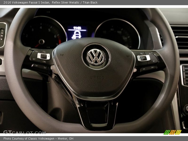 Reflex Silver Metallic / Titan Black 2016 Volkswagen Passat S Sedan
