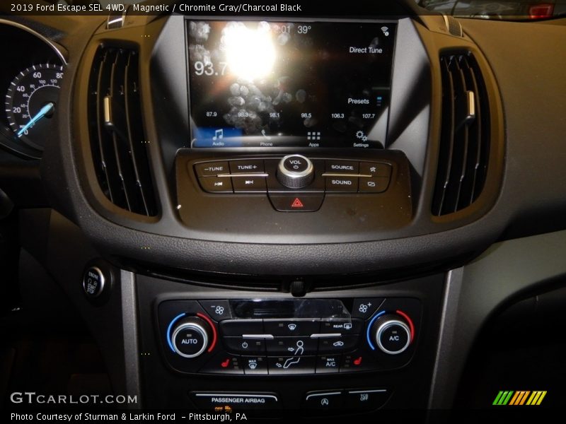 Magnetic / Chromite Gray/Charcoal Black 2019 Ford Escape SEL 4WD