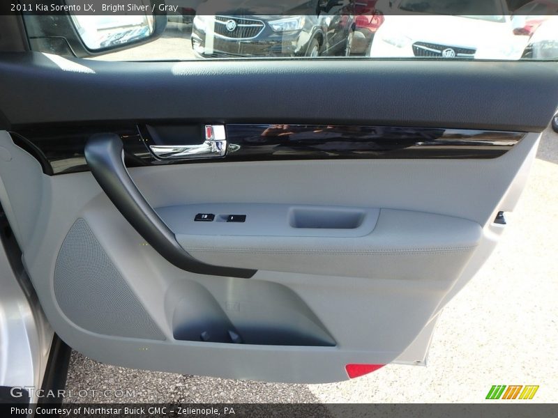 Bright Silver / Gray 2011 Kia Sorento LX