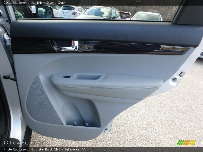 Bright Silver / Gray 2011 Kia Sorento LX