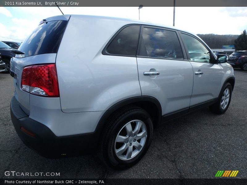 Bright Silver / Gray 2011 Kia Sorento LX