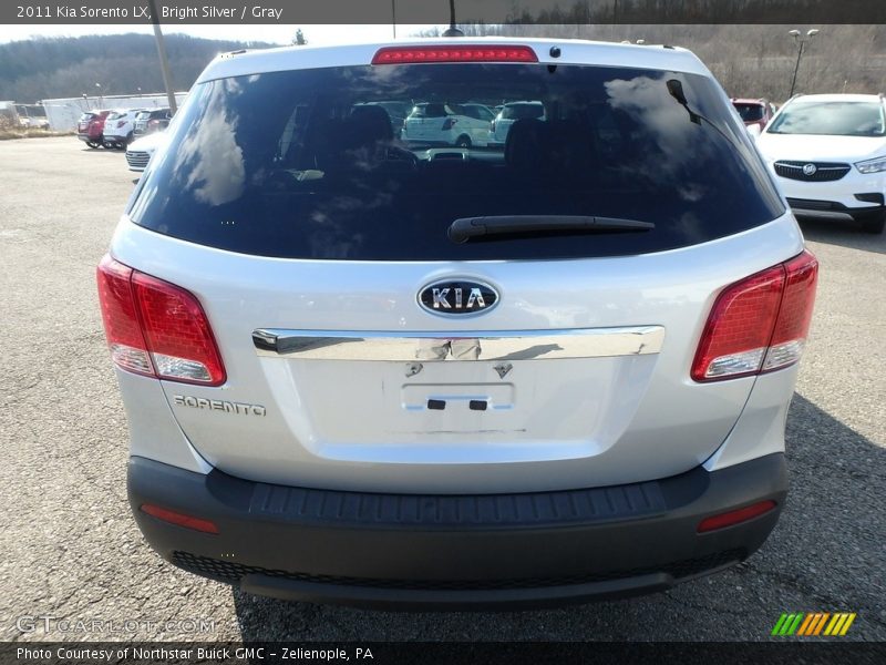 Bright Silver / Gray 2011 Kia Sorento LX
