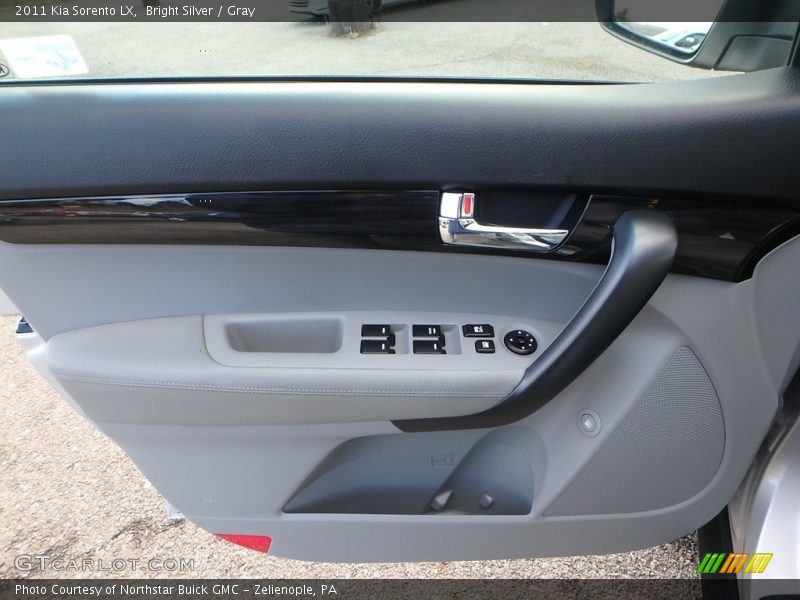 Bright Silver / Gray 2011 Kia Sorento LX