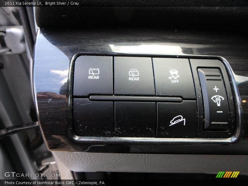 Bright Silver / Gray 2011 Kia Sorento LX