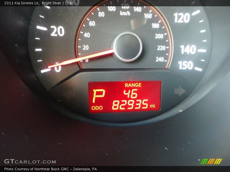 Bright Silver / Gray 2011 Kia Sorento LX