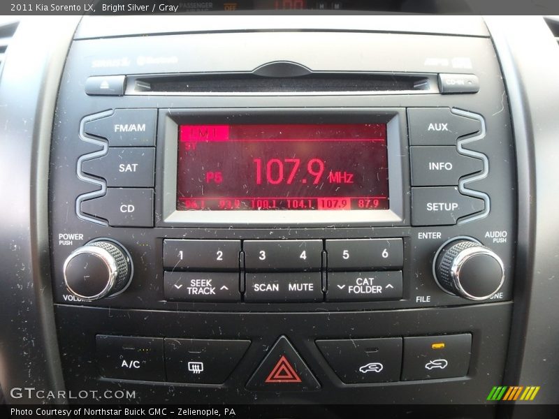 Bright Silver / Gray 2011 Kia Sorento LX