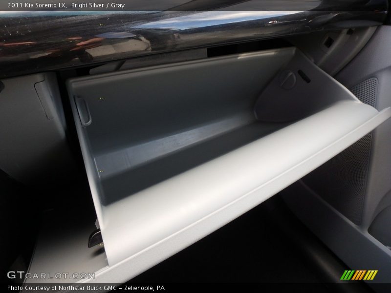 Bright Silver / Gray 2011 Kia Sorento LX