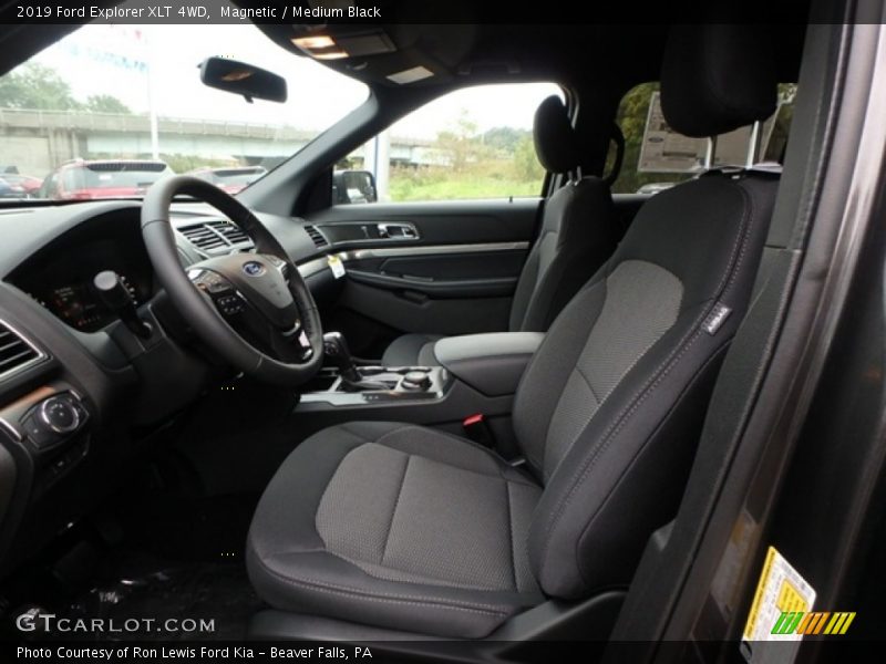 Magnetic / Medium Black 2019 Ford Explorer XLT 4WD