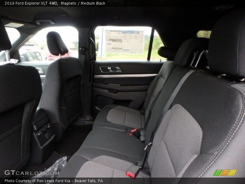 Magnetic / Medium Black 2019 Ford Explorer XLT 4WD