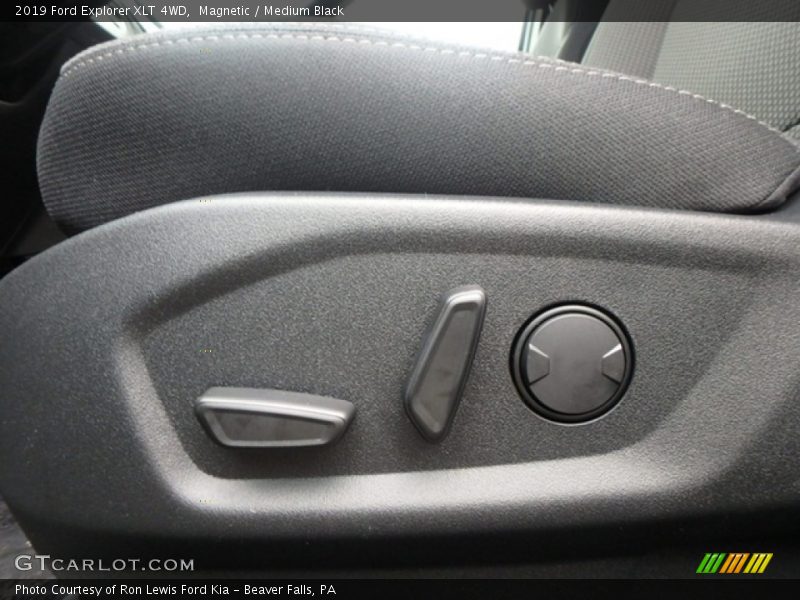 Magnetic / Medium Black 2019 Ford Explorer XLT 4WD