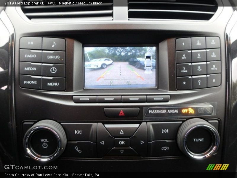 Magnetic / Medium Black 2019 Ford Explorer XLT 4WD