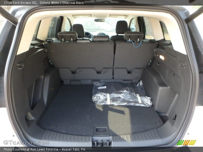 Oxford White / Charcoal Black 2018 Ford Escape SEL