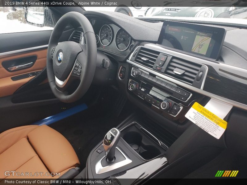 Dashboard of 2019 4 Series 440i xDrive Coupe