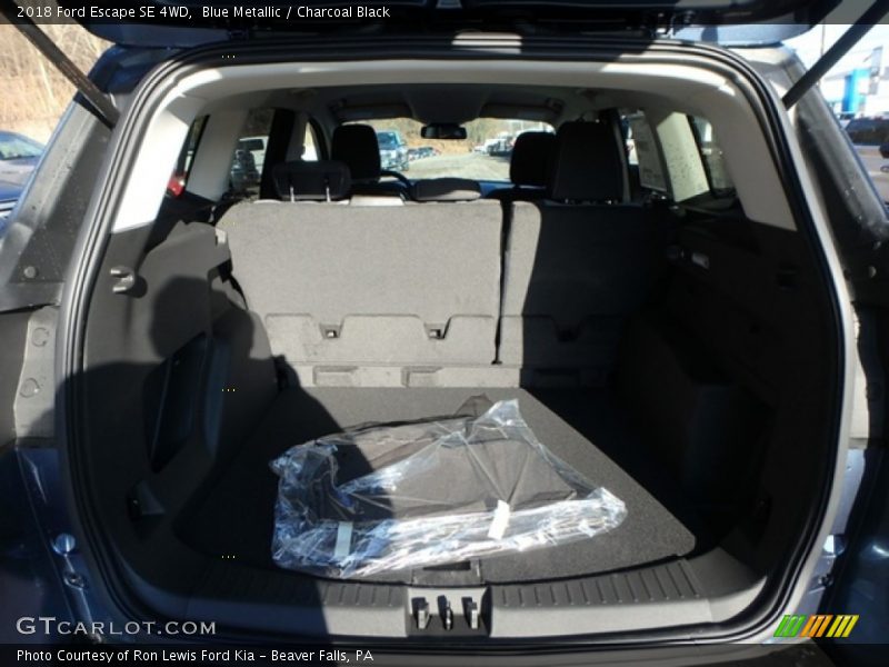 Blue Metallic / Charcoal Black 2018 Ford Escape SE 4WD