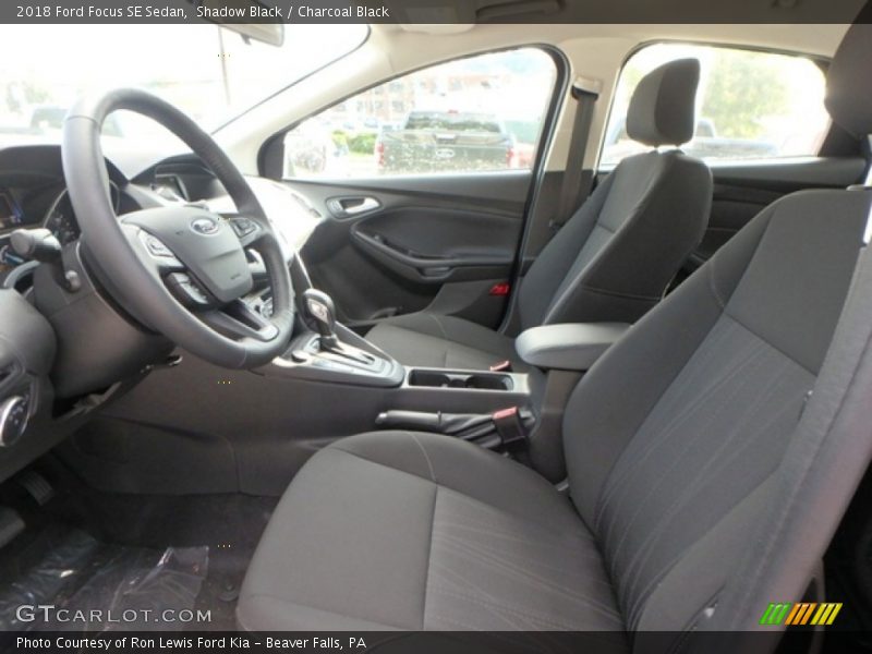 Shadow Black / Charcoal Black 2018 Ford Focus SE Sedan