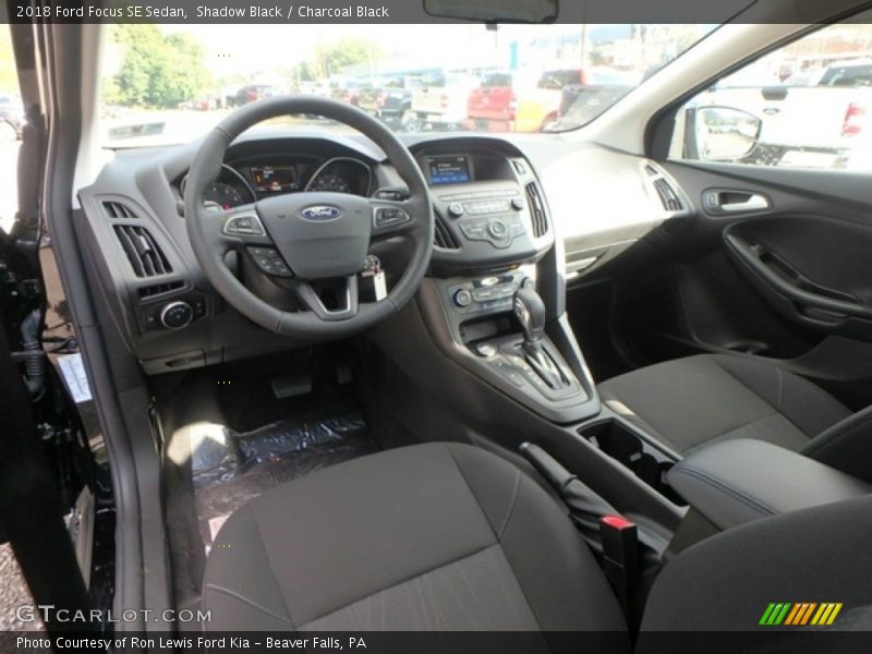 Shadow Black / Charcoal Black 2018 Ford Focus SE Sedan