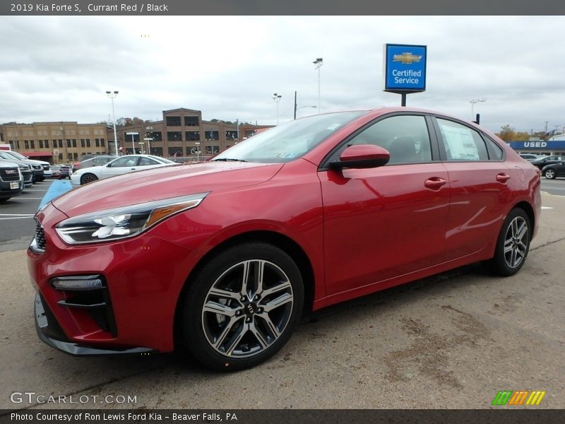 Front 3/4 View of 2019 Forte S