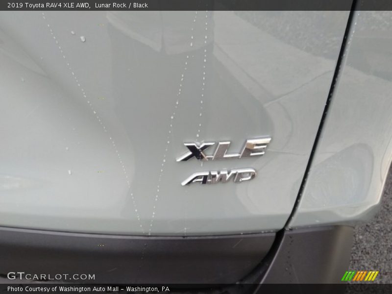 2019 RAV4 XLE AWD Logo