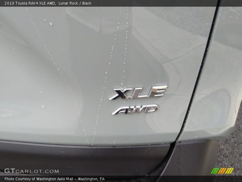  2019 RAV4 XLE AWD Logo