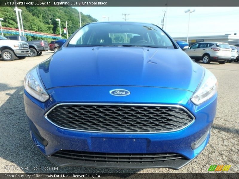 Lightning Blue / Charcoal Black 2018 Ford Focus SE Sedan