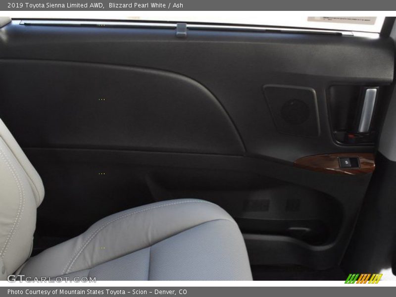 Blizzard Pearl White / Ash 2019 Toyota Sienna Limited AWD