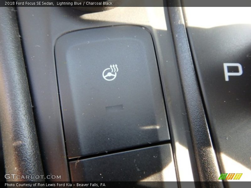 Lightning Blue / Charcoal Black 2018 Ford Focus SE Sedan