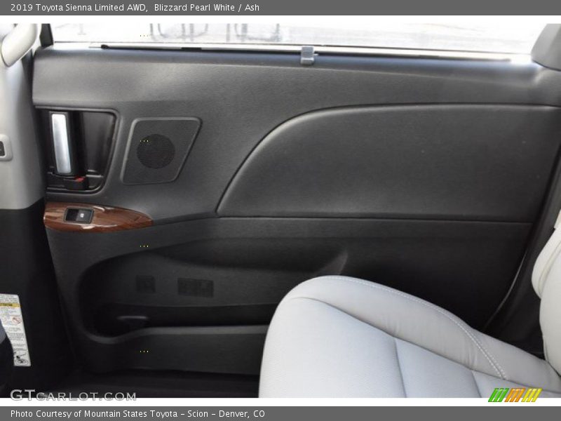 Blizzard Pearl White / Ash 2019 Toyota Sienna Limited AWD