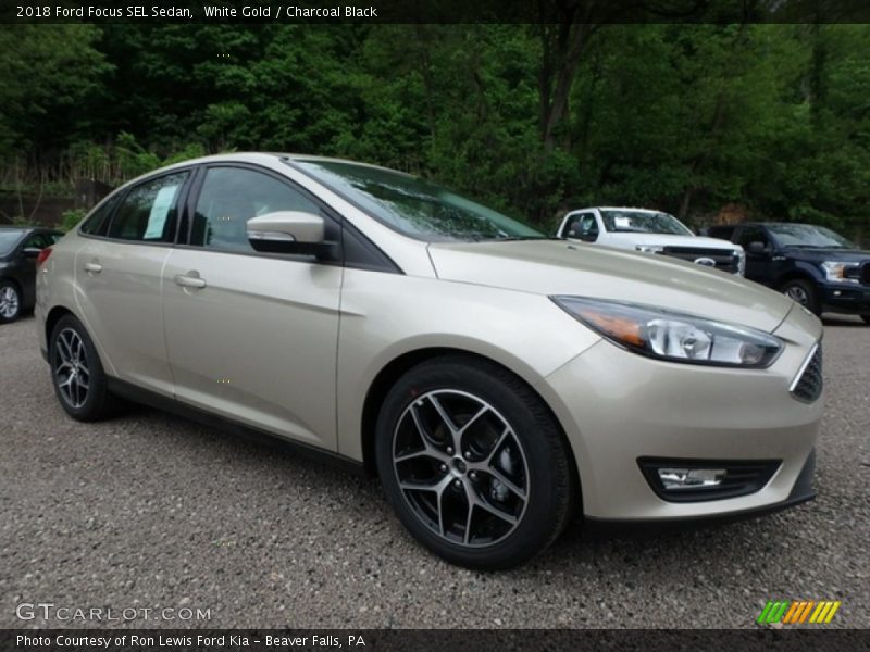 White Gold / Charcoal Black 2018 Ford Focus SEL Sedan