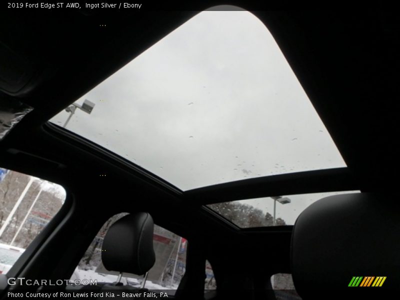 Sunroof of 2019 Edge ST AWD