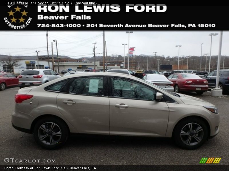White Gold / Charcoal Black 2018 Ford Focus SE Sedan