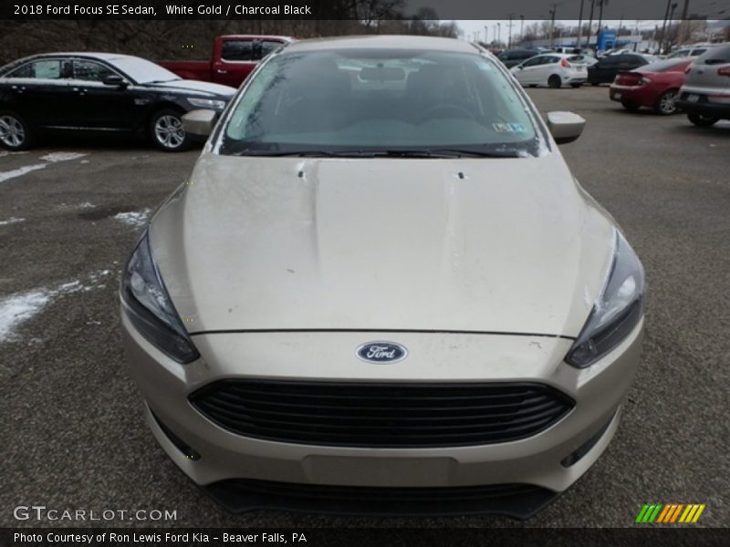 White Gold / Charcoal Black 2018 Ford Focus SE Sedan