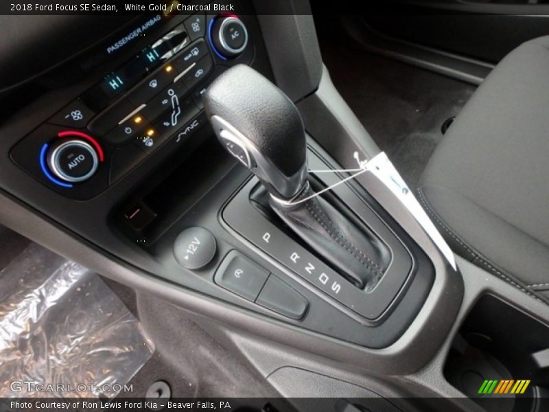White Gold / Charcoal Black 2018 Ford Focus SE Sedan