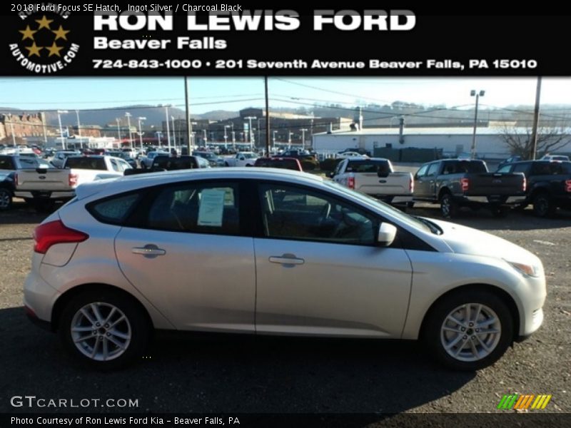 Ingot Silver / Charcoal Black 2018 Ford Focus SE Hatch