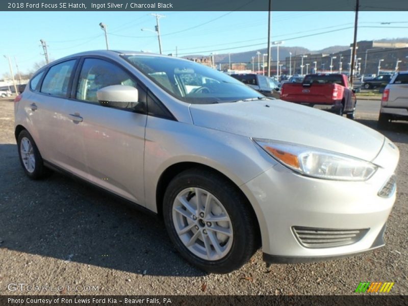 Ingot Silver / Charcoal Black 2018 Ford Focus SE Hatch