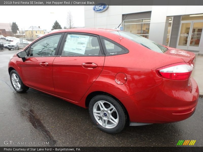 Hot Pepper Red / Charcoal Black 2019 Ford Fiesta SE Sedan