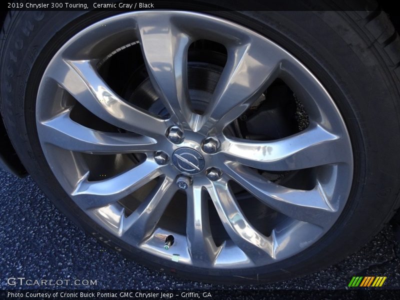Ceramic Gray / Black 2019 Chrysler 300 Touring