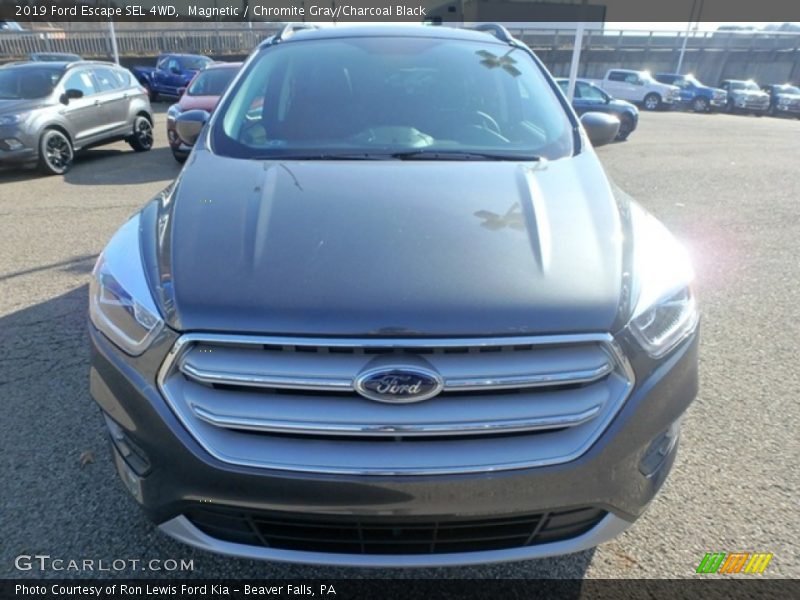Magnetic / Chromite Gray/Charcoal Black 2019 Ford Escape SEL 4WD