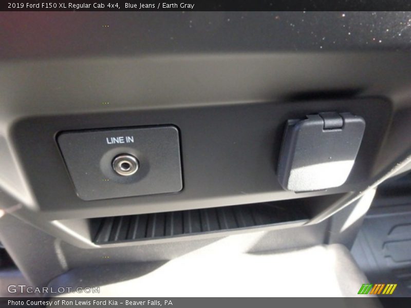 Blue Jeans / Earth Gray 2019 Ford F150 XL Regular Cab 4x4