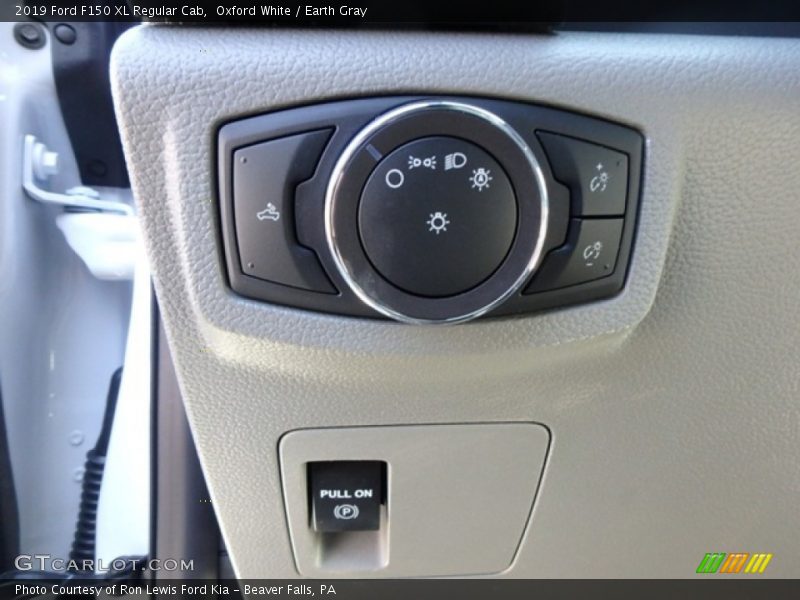 Oxford White / Earth Gray 2019 Ford F150 XL Regular Cab