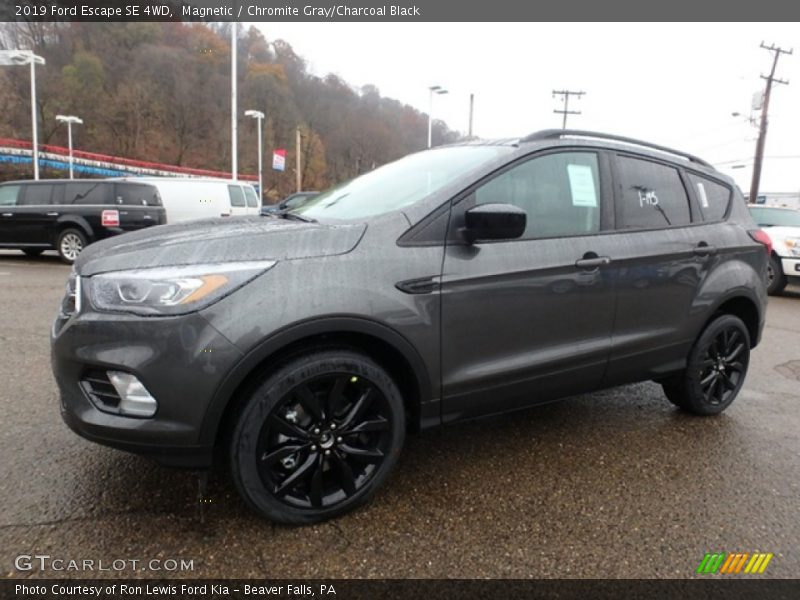 Magnetic / Chromite Gray/Charcoal Black 2019 Ford Escape SE 4WD