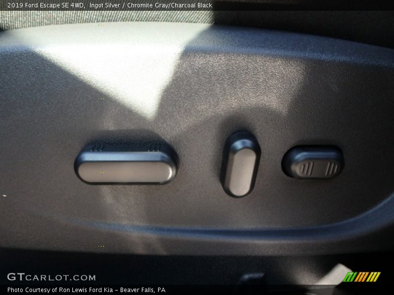 Ingot Silver / Chromite Gray/Charcoal Black 2019 Ford Escape SE 4WD
