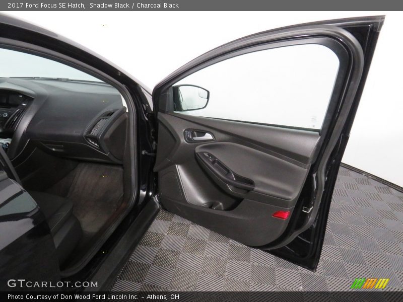 Shadow Black / Charcoal Black 2017 Ford Focus SE Hatch