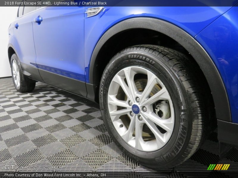 Lightning Blue / Charcoal Black 2018 Ford Escape SE 4WD