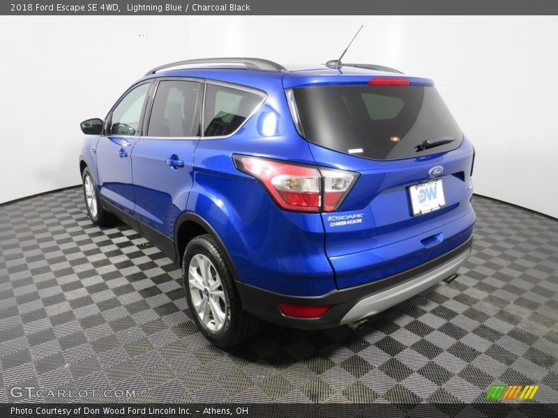 Lightning Blue / Charcoal Black 2018 Ford Escape SE 4WD