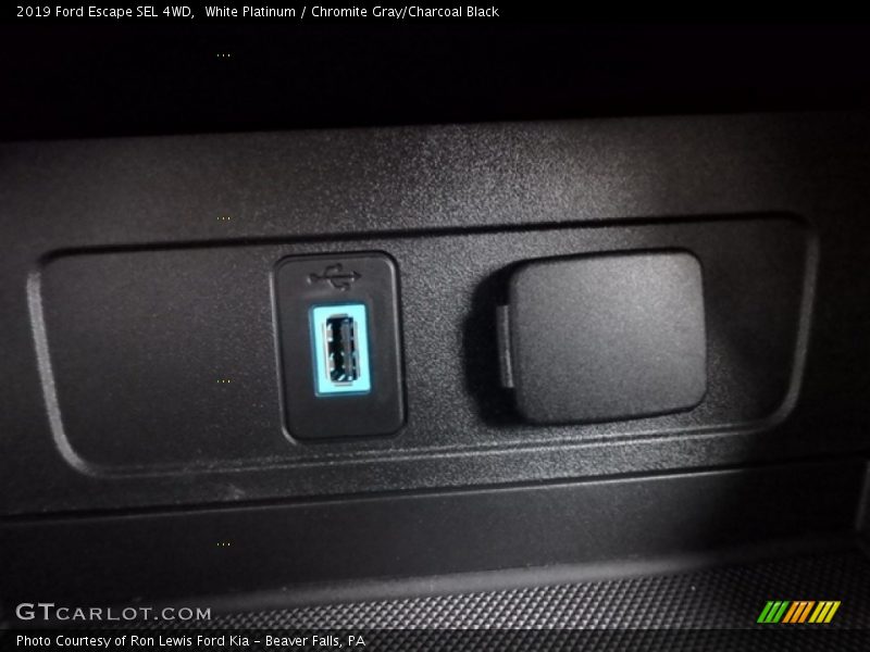 White Platinum / Chromite Gray/Charcoal Black 2019 Ford Escape SEL 4WD