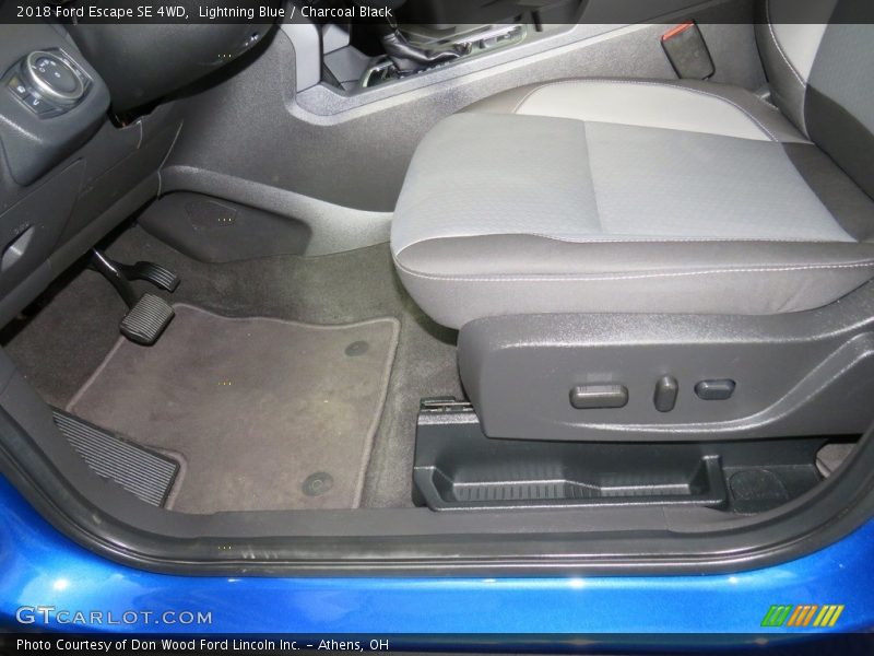Lightning Blue / Charcoal Black 2018 Ford Escape SE 4WD