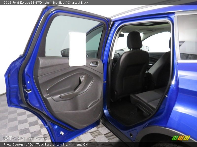 Lightning Blue / Charcoal Black 2018 Ford Escape SE 4WD
