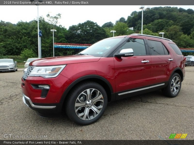 Front 3/4 View of 2018 Explorer Platinum 4WD
