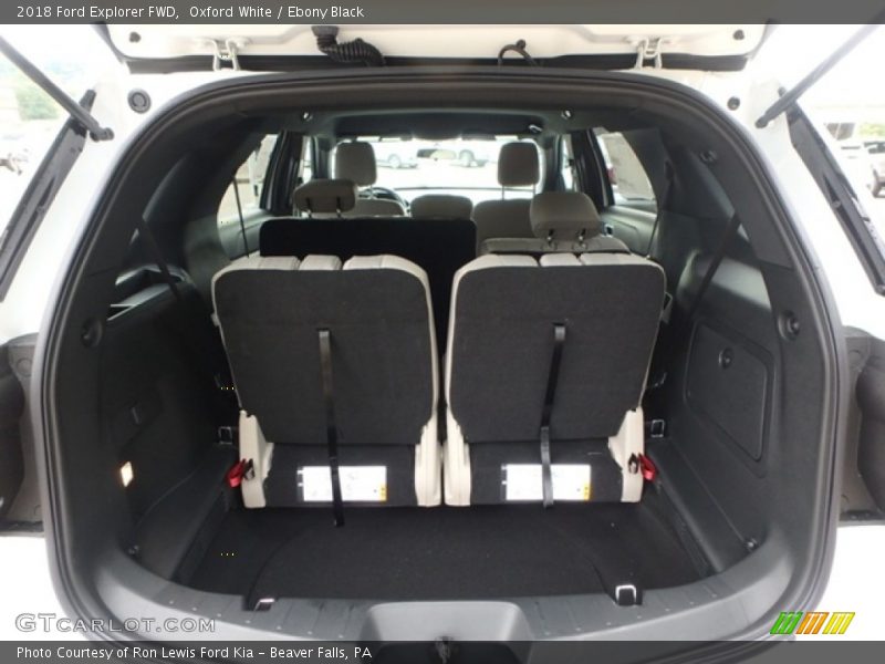 Oxford White / Ebony Black 2018 Ford Explorer FWD