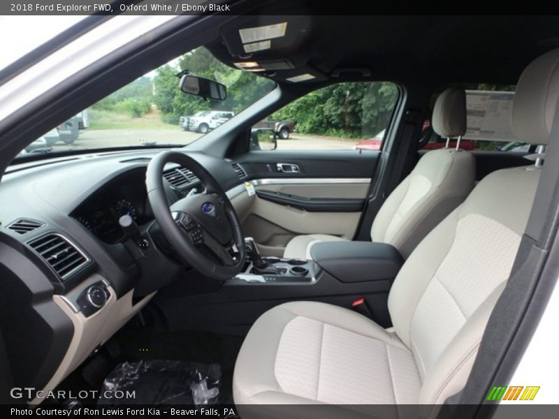 Oxford White / Ebony Black 2018 Ford Explorer FWD